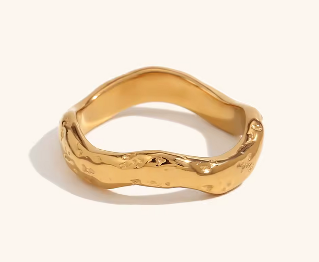 La. Muses Stainless Steel Wavy Texture Ring for Women